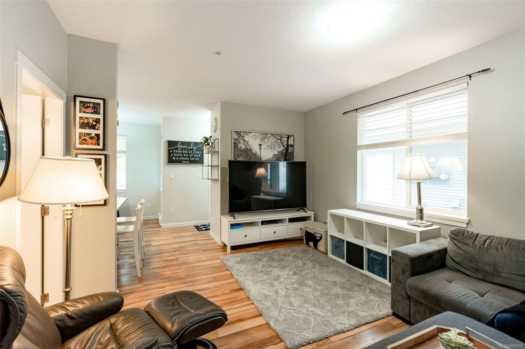listing image 16043696713084