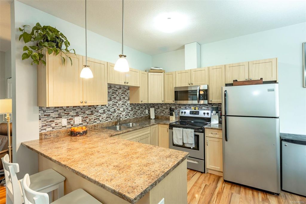 listing image 16042804732645