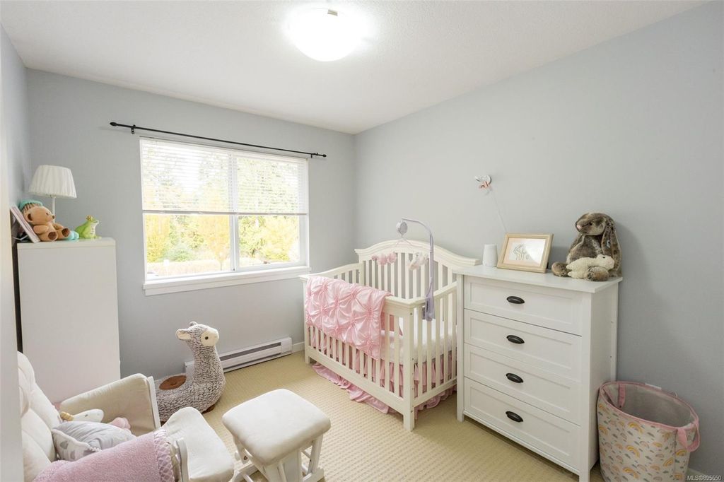 listing image 16042830561837