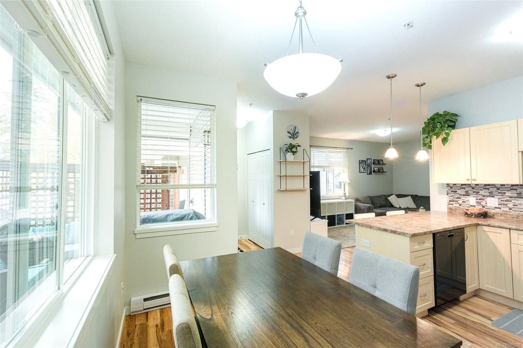 listing image 16044282001659