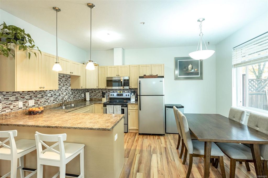 listing image 1604933619992