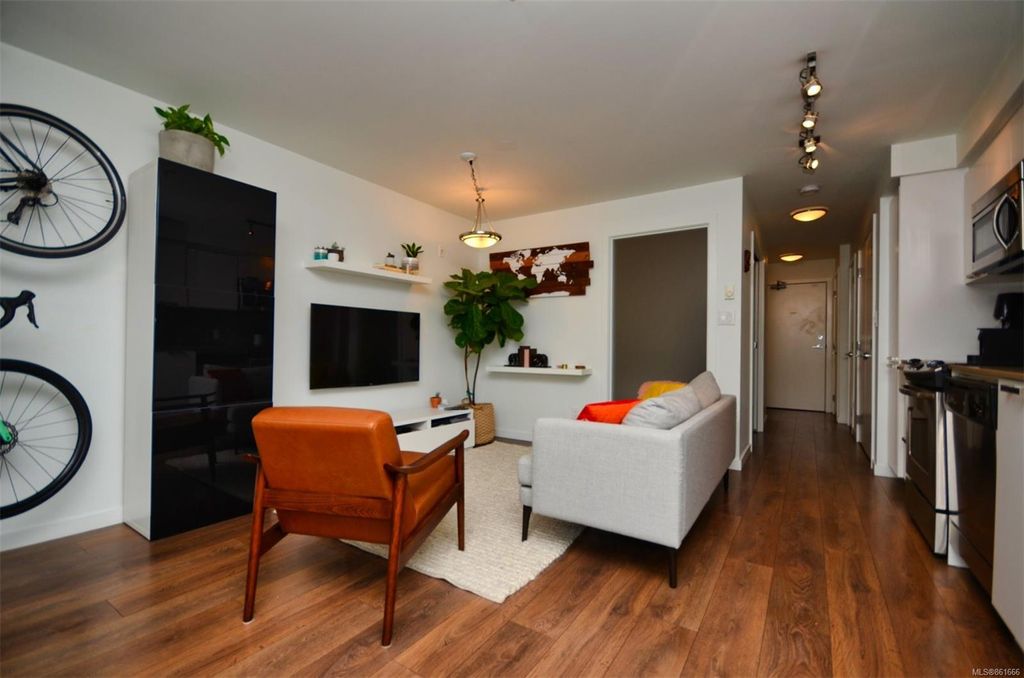 listing image 16049489546606815309