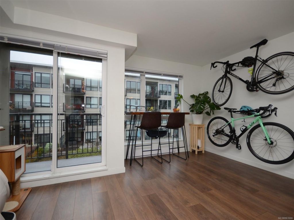 listing image 16044415449488210459