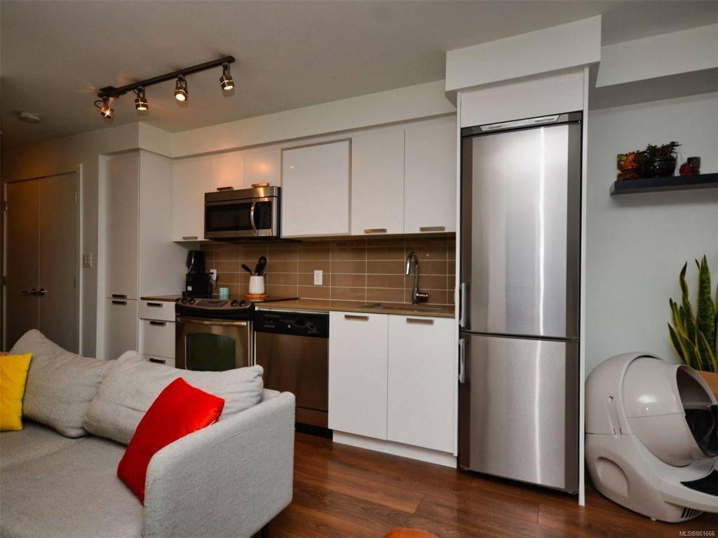 listing image 16048769126620644292