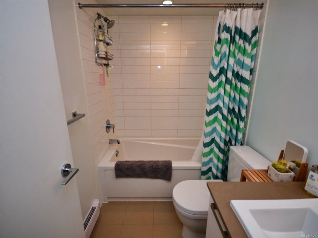 listing image 16048864758874010721