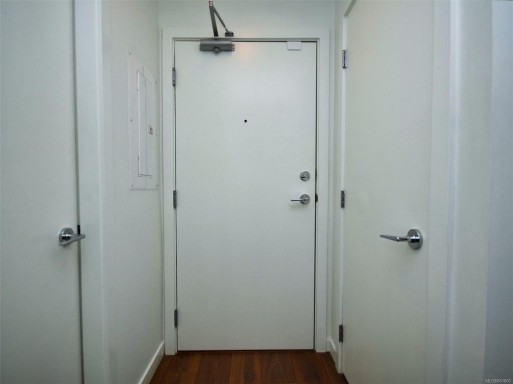 listing image 16049237715515129509