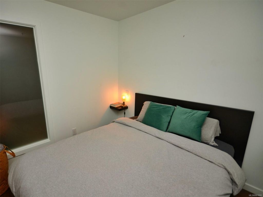 listing image 16044694950784720226