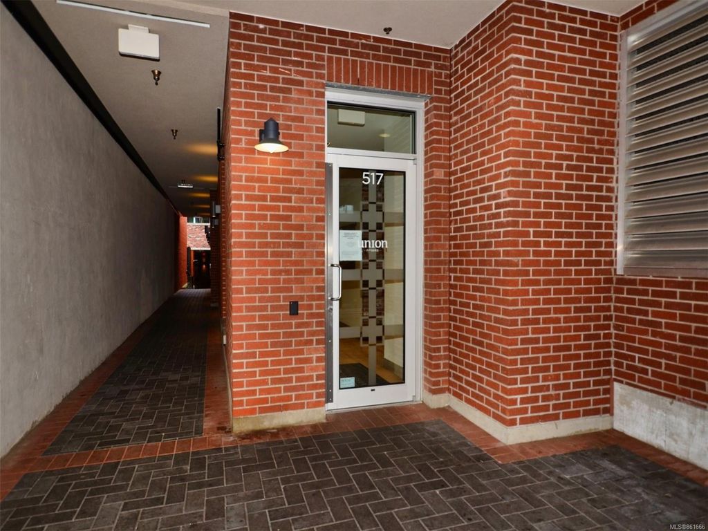 listing image 16041593130000696623
