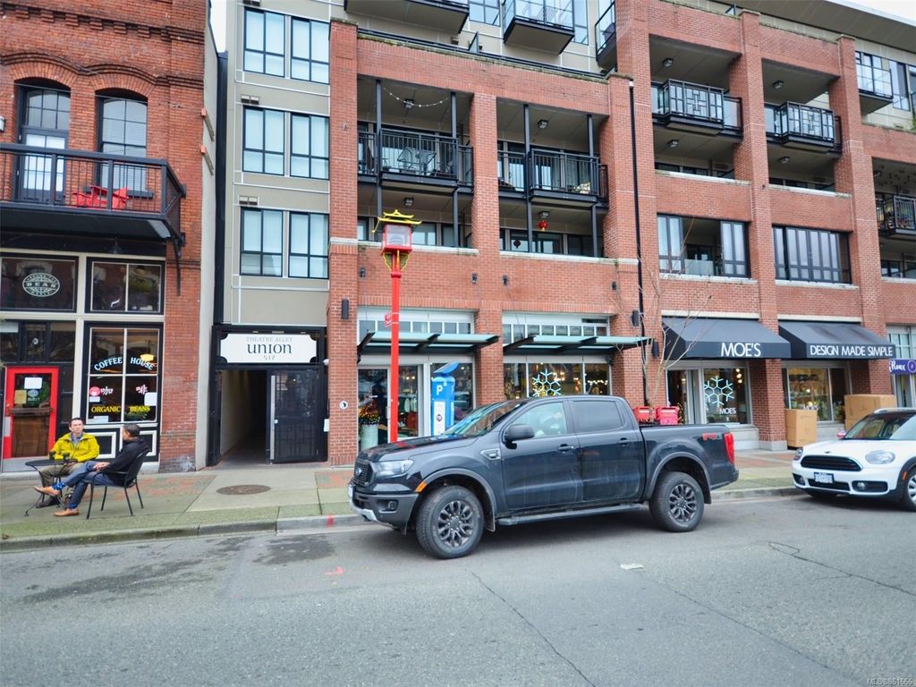 listing image 16048107784085867457