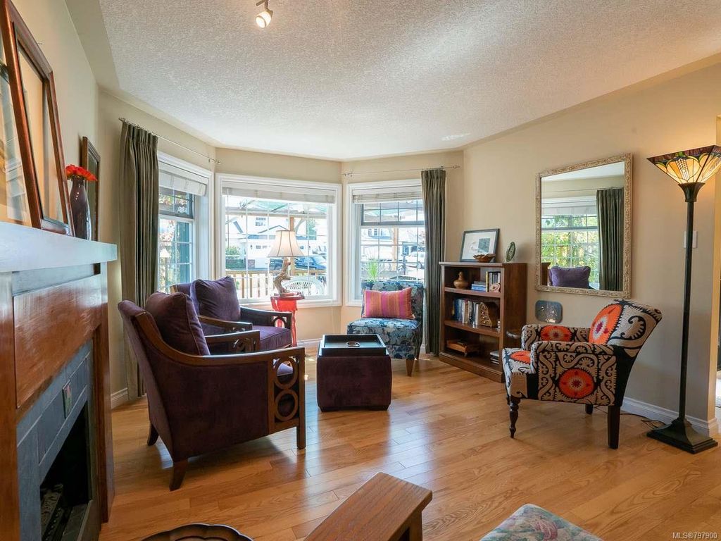 listing image 16049821763877194364