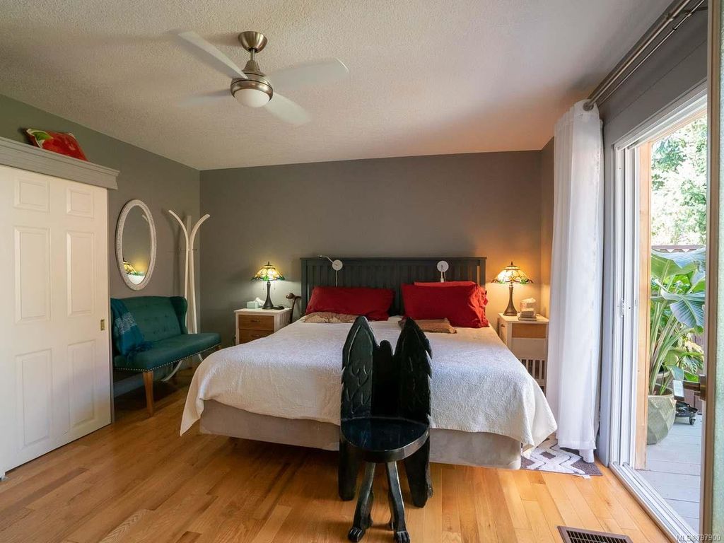 listing image 16043563320095325580