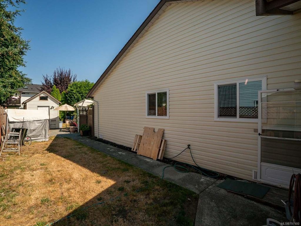 listing image 16042556575192942840