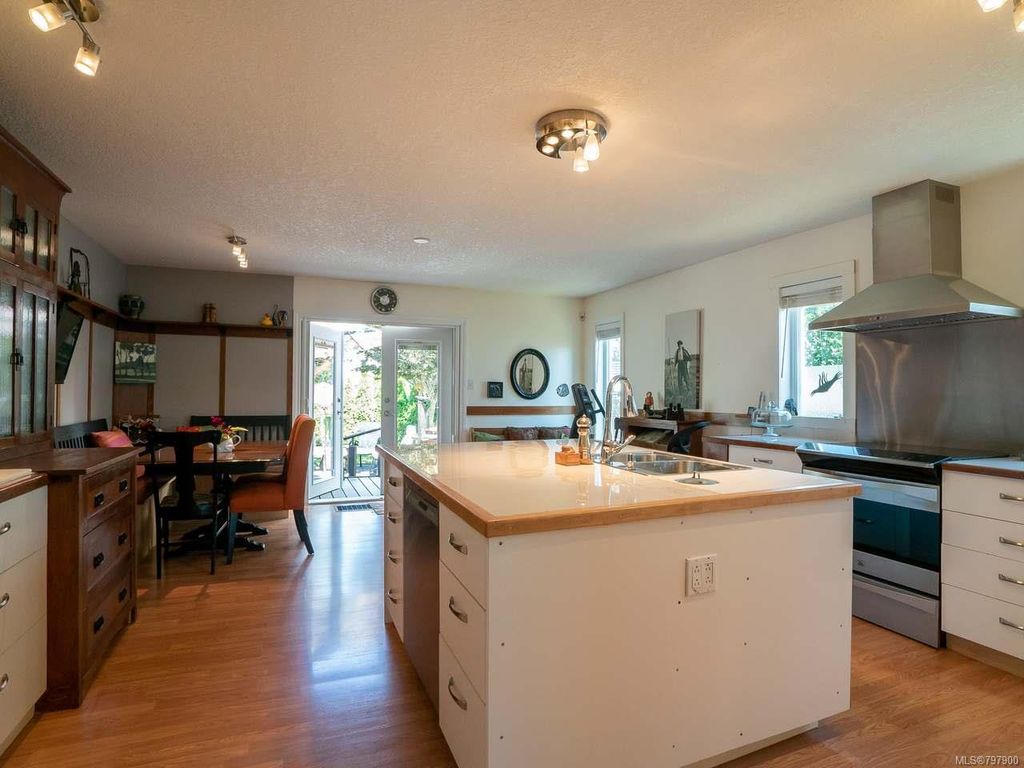 listing image 16049679648512871920