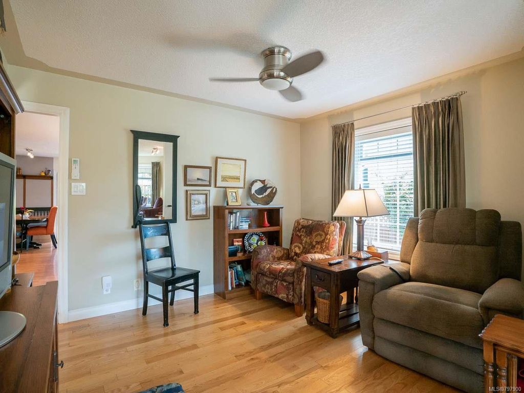 listing image 16048779458167845881