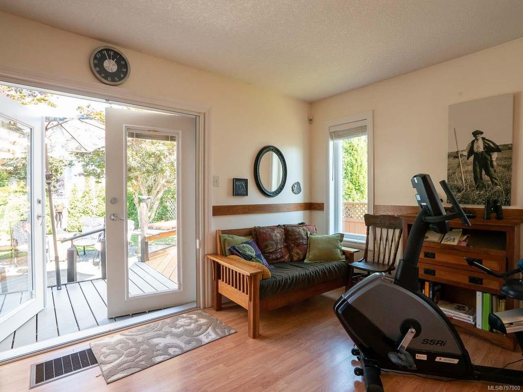 listing image 16043181874793171953