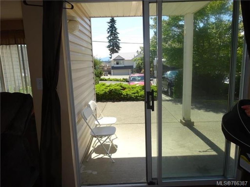 listing image 16045217310779178759