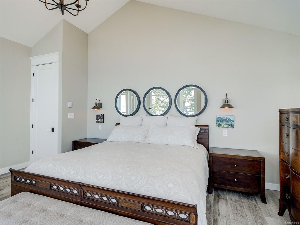 listing image 16047563410774683913