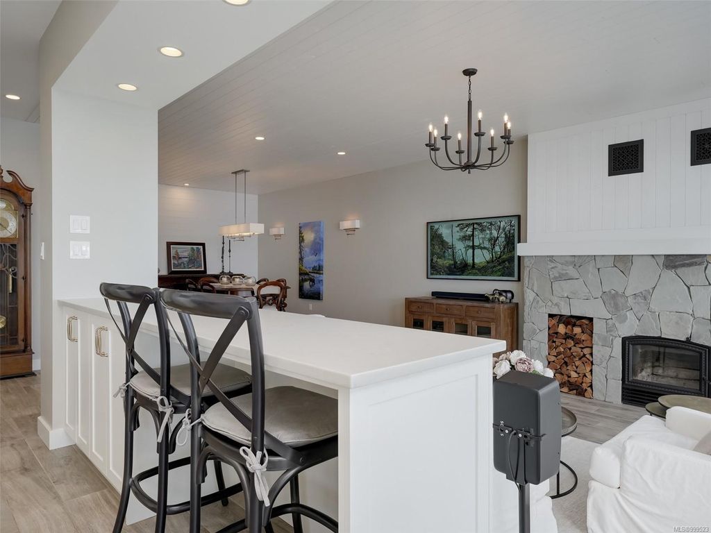 listing image 16044833637605320530