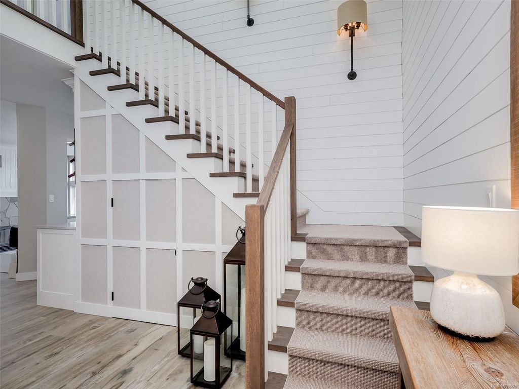 listing image 16044879760153034302