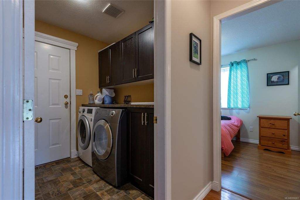 listing image 16044264348115873011