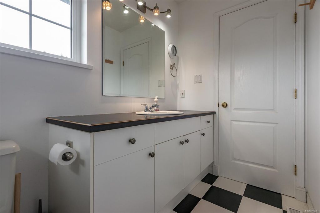 listing image 16046311189473667451