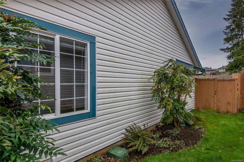 listing image 16043622523392247579