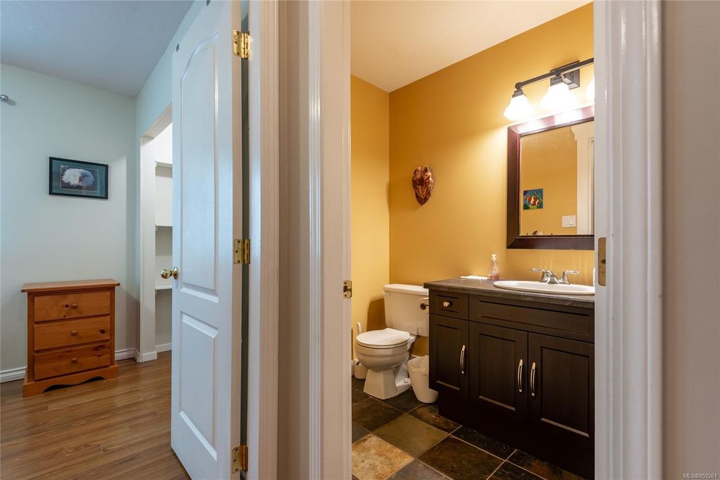 listing image 16040824072857776646