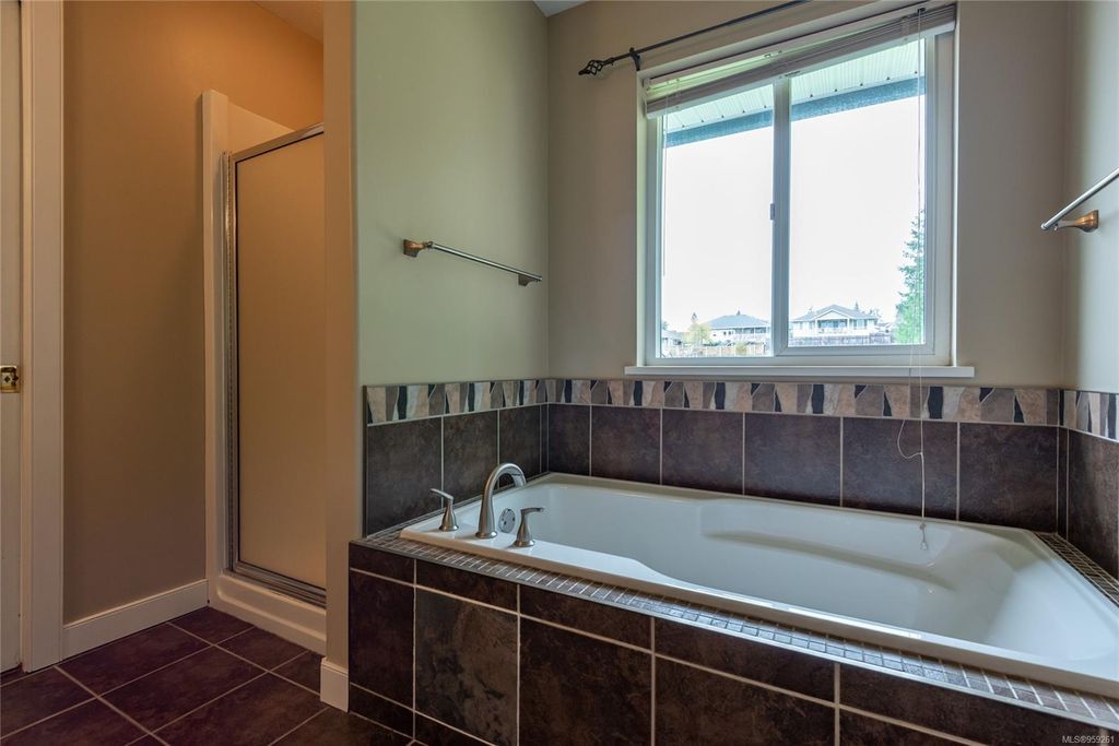 listing image 16048260808709485355