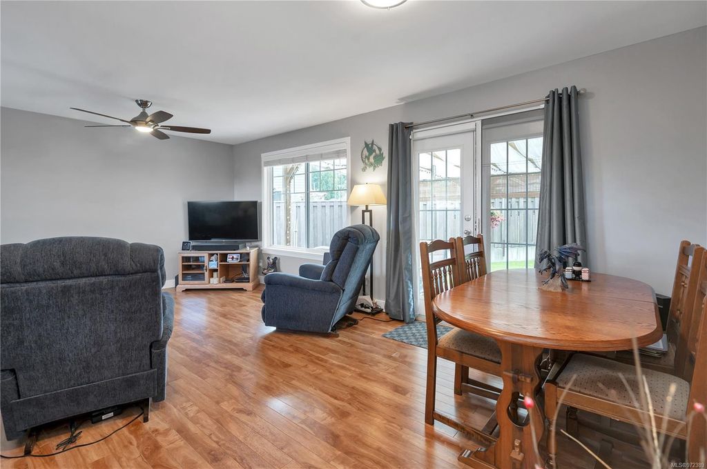 listing image 16042474706726004934