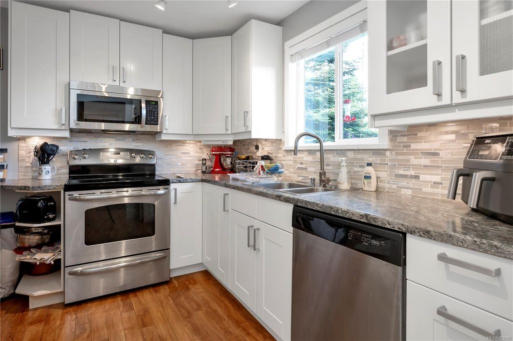 listing image 16045599305767890250