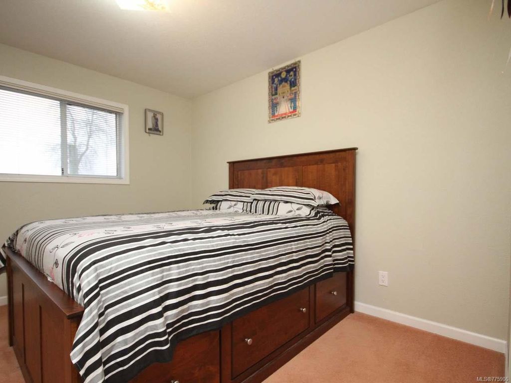 listing image 16049357156337457558