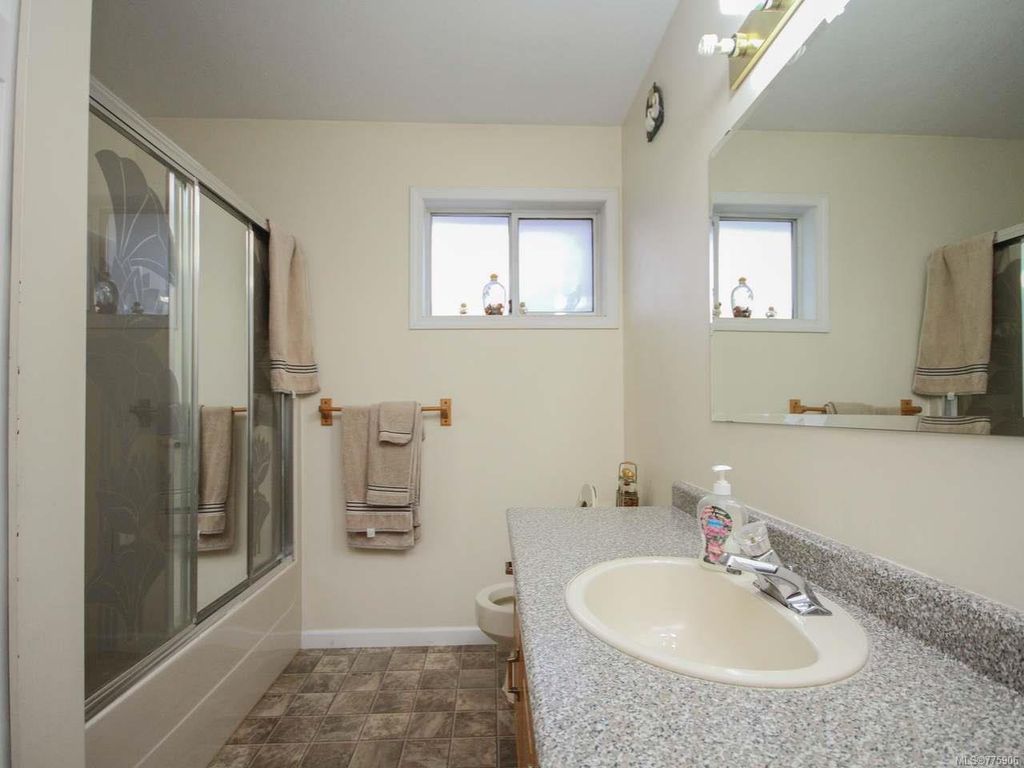 listing image 16048546705513063816