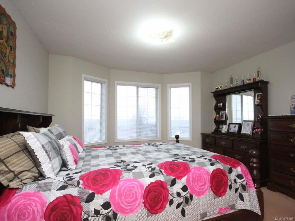 listing image 16041870561832995695