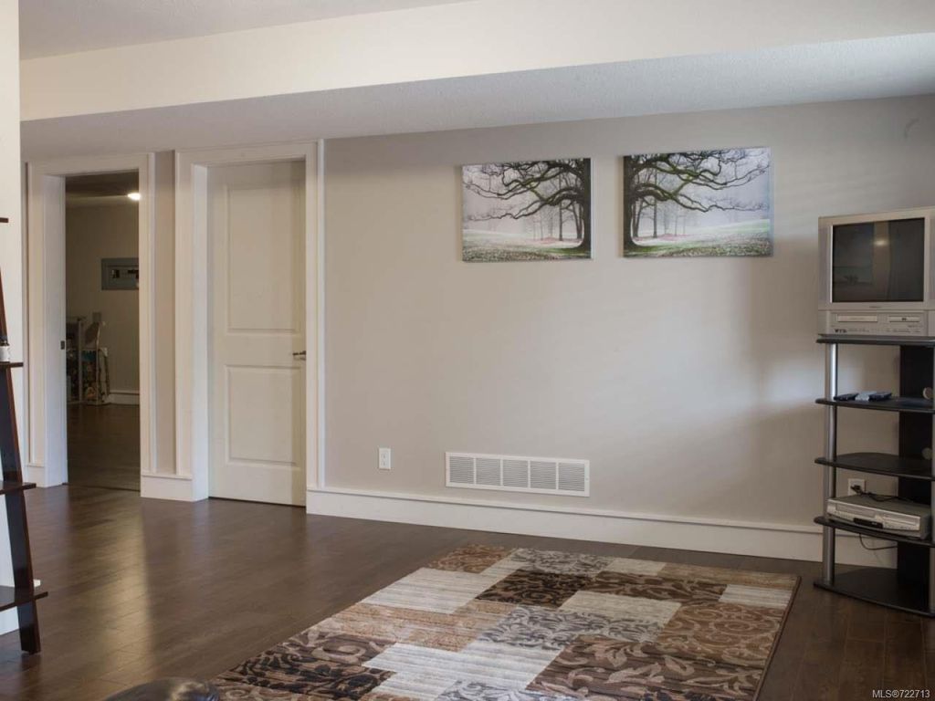 listing image 16042075645902211151