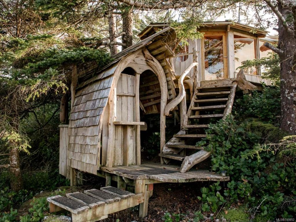 listing image 16048345437757888755