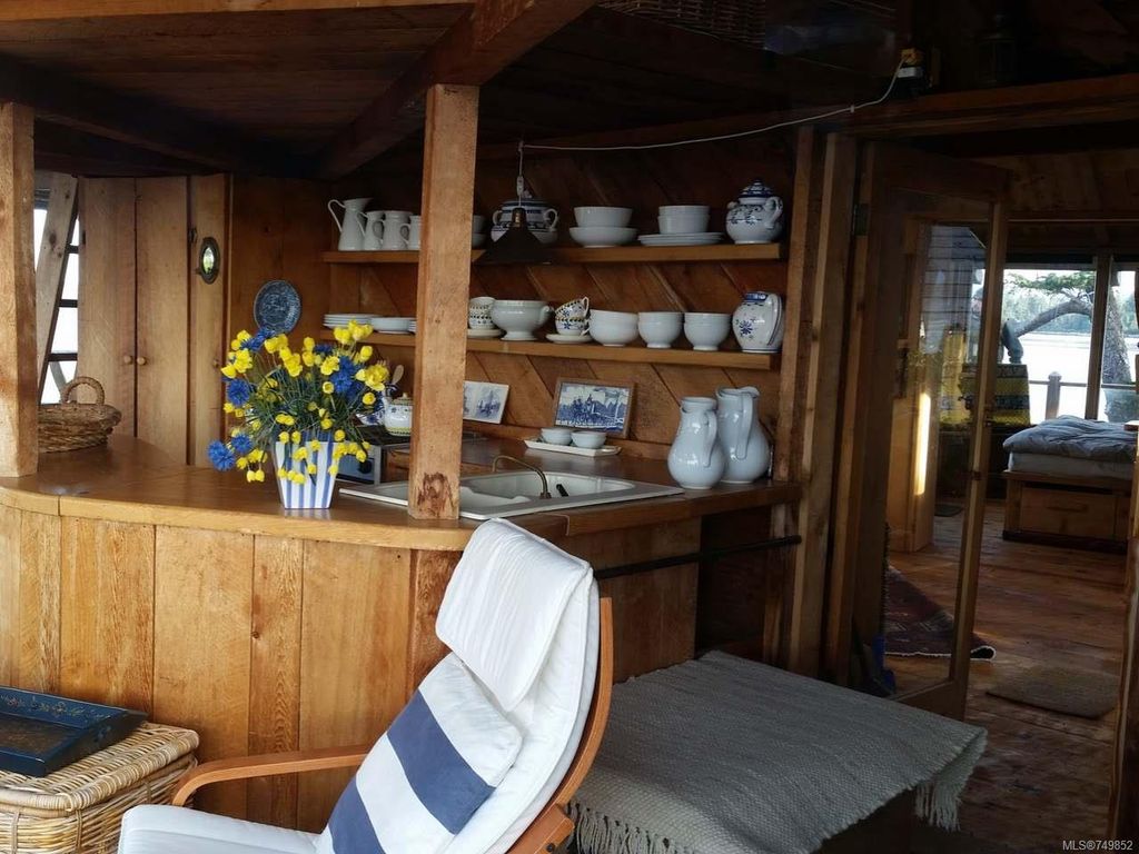 listing image 16044302963221754798