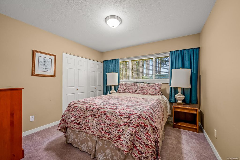 listing image 16045619817002746350