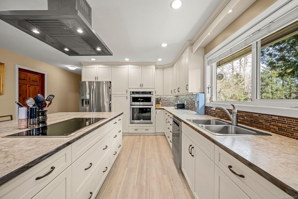 listing image 16041470812403859196