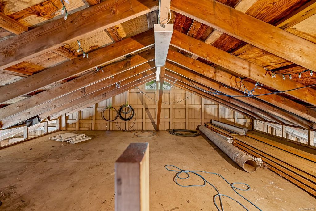 listing image 16049765863559482107