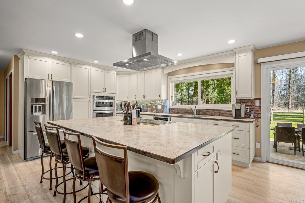 listing image 16048310138370499605