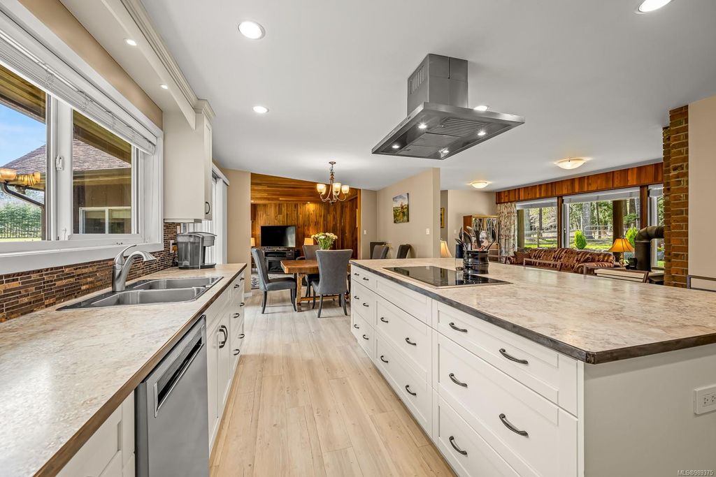 listing image 16041830370058855225