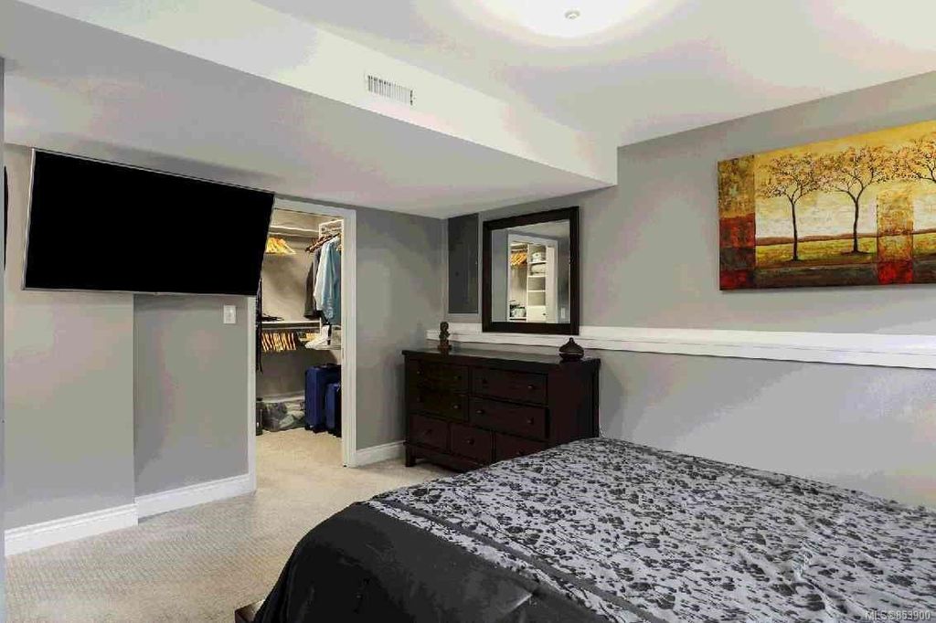 listing image 16048730764440364086