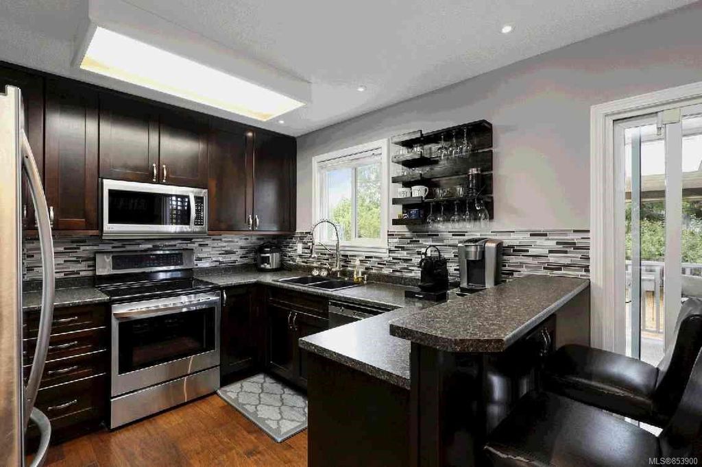 listing image 16043656263301083903