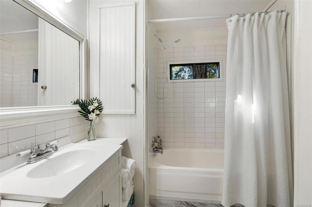 listing image 16045582864965447627