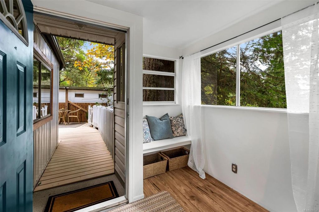 listing image 16041407584174448605