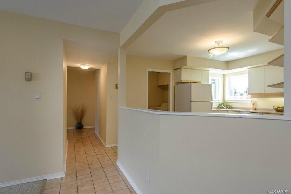 listing image 16048460404143356380