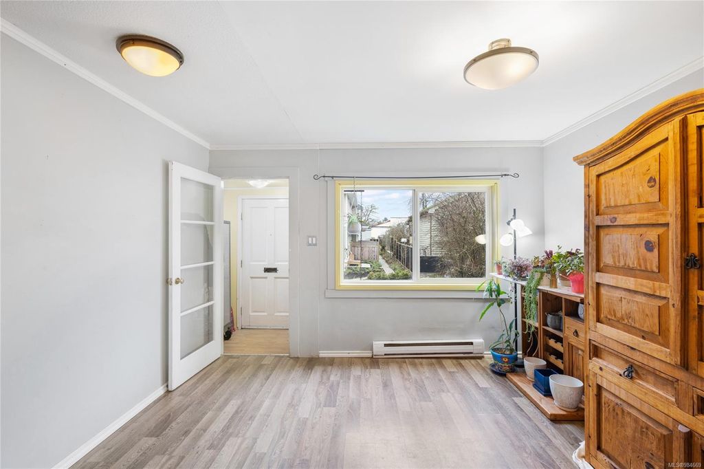 listing image 16047559801550460062