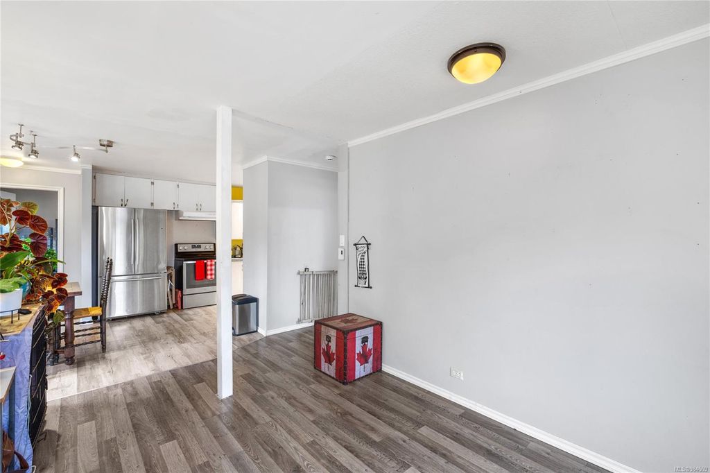 listing image 16044233758877341528