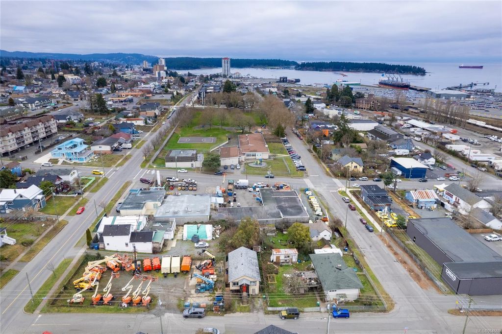 listing image 16048847070495432319