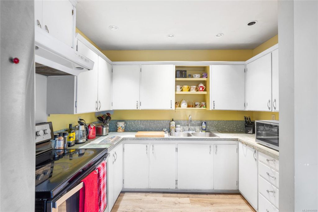 listing image 16048956775163466351